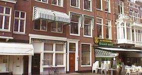 middelste pand (links van het café) is nr. 41