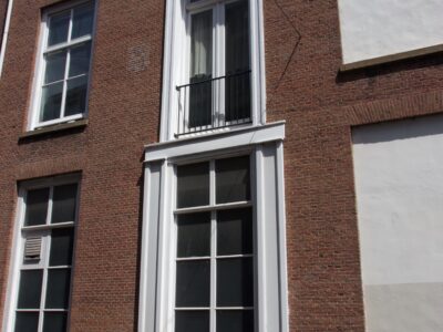 bierkade-6a-tm-d-2017-07-18-middenrisaliet-aan-de-kranestraat-van-het-hoofdgebouw