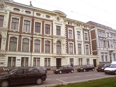 v.l.n.r. Koninginnegracht 58 en voormalig nr. 59