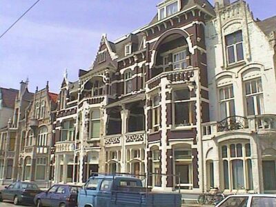 middelste pand is v.l.n.r. Laan van Meerdervoort 227, 225 en 223