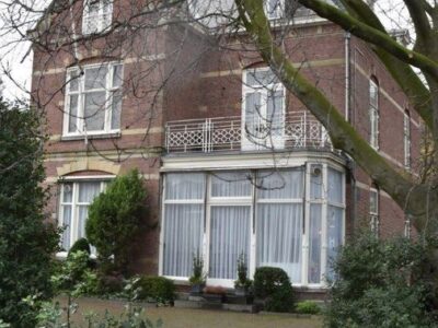 herkomst: Funda   datum: 26-4-2016