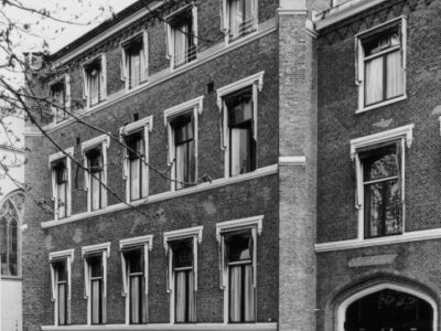 Nassaulaan 10 links van de afbeelding; rechts = nr. 11