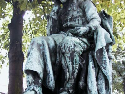 Spinoza monument