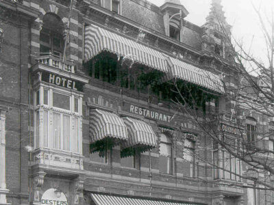 Voorgevel hotel cafe restaurant Duinoord