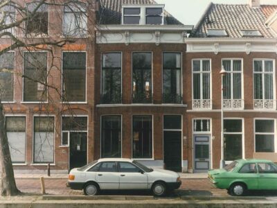herkomst: REO   jaar: 1993 Toussaintkade 35 in het midden van de foto