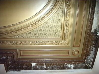 hoekornament stucplafond 19B, achterkamer 1e verdieping